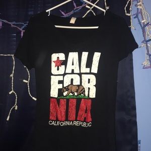 🦋Cali V Neck Tee Shirt🦋